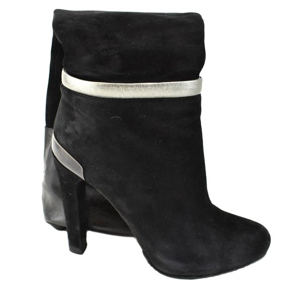 FENDI: Black, Suede Over The Knee Boots - Picture 5 of 9